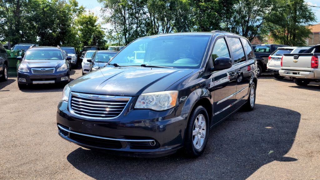 2011 Chrysler Town & Country Touring FWD
