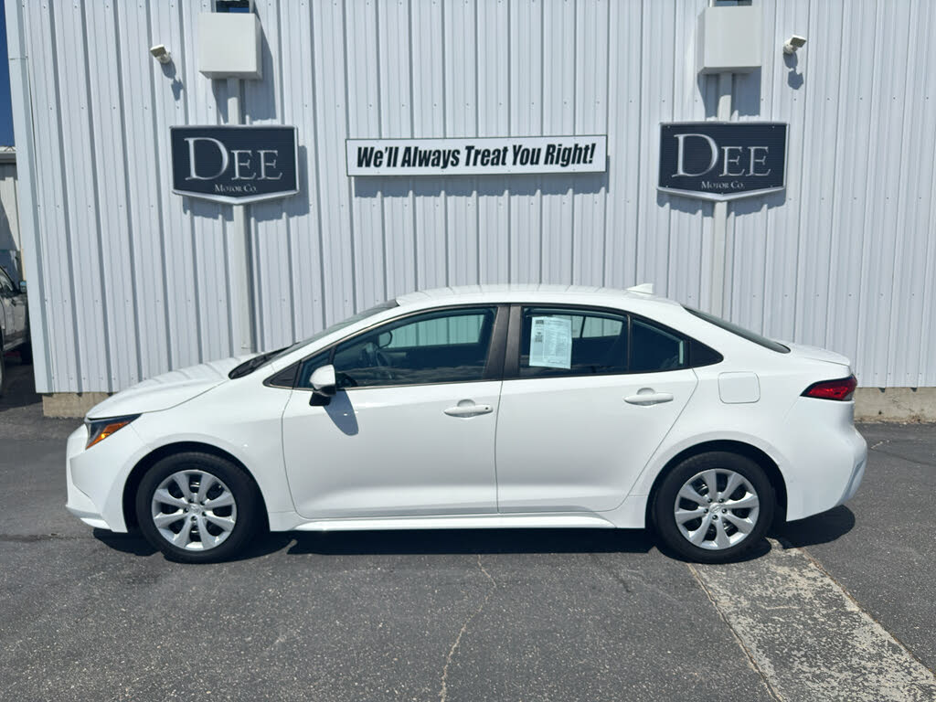 2022 Toyota Corolla LE FWD