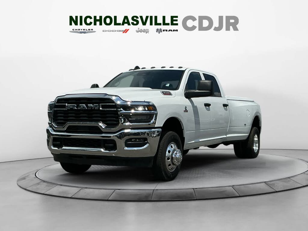2025 RAM 3500 Tradesman Crew Cab LB DRW 4WD