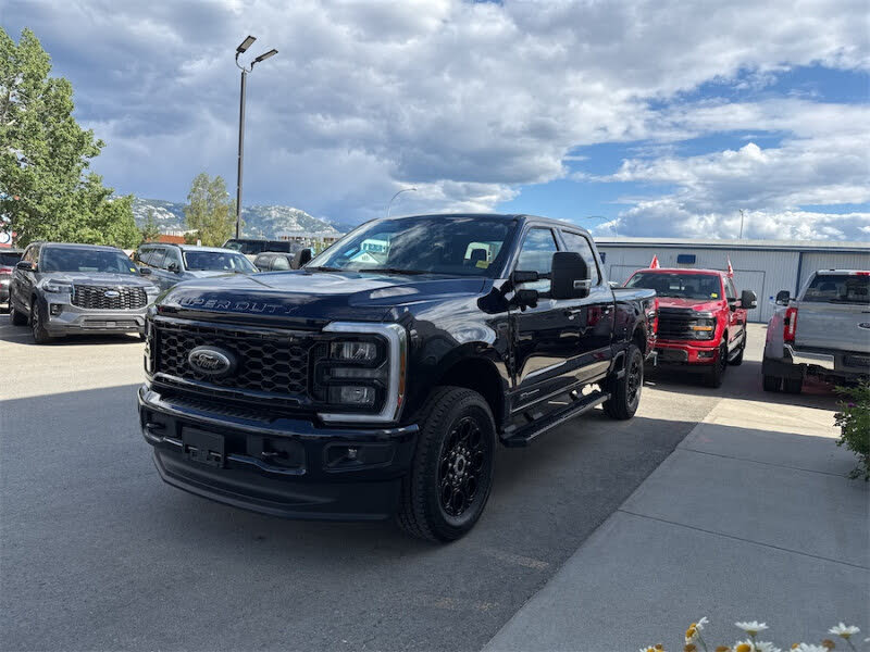 2025 Ford F-350 Super Duty XLT Crew Cab 4WD