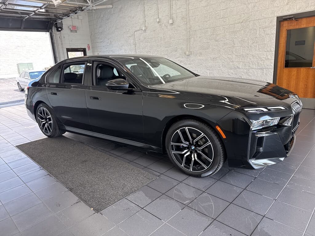 2025 BMW 7 Series 740i xDrive