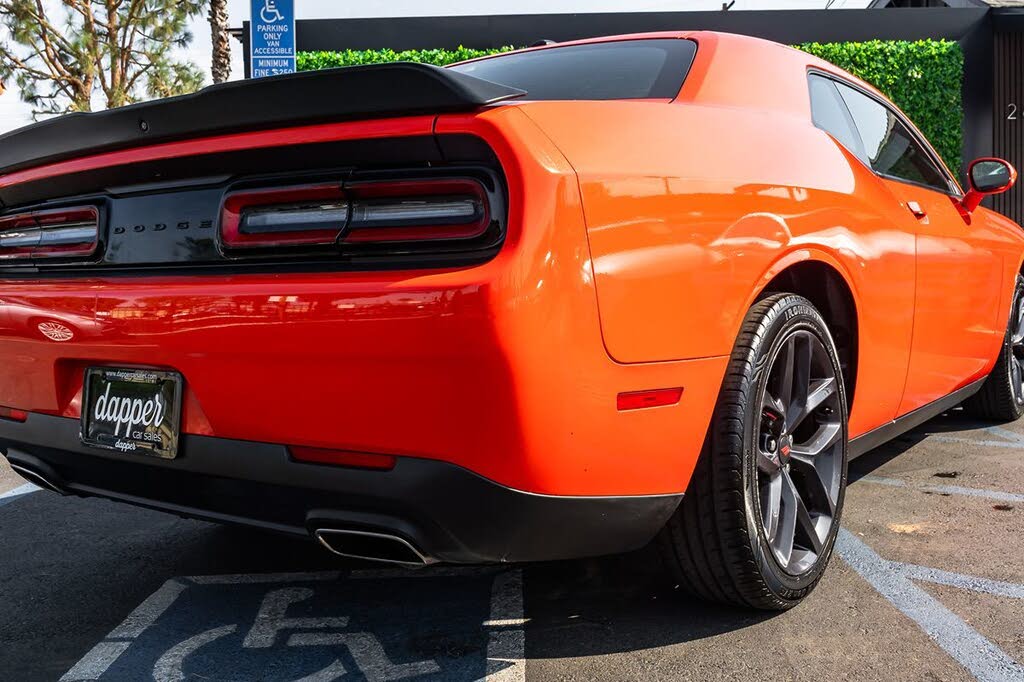 2021 Dodge Challenger SXT RWD