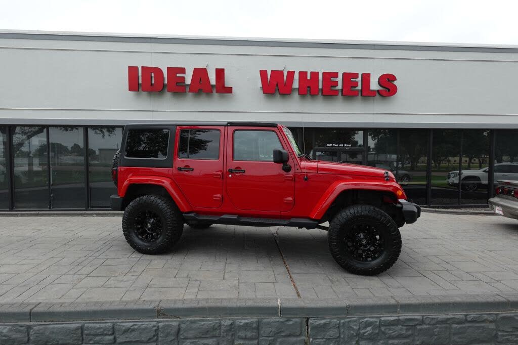 2013 Jeep Wrangler Unlimited Sahara 4WD