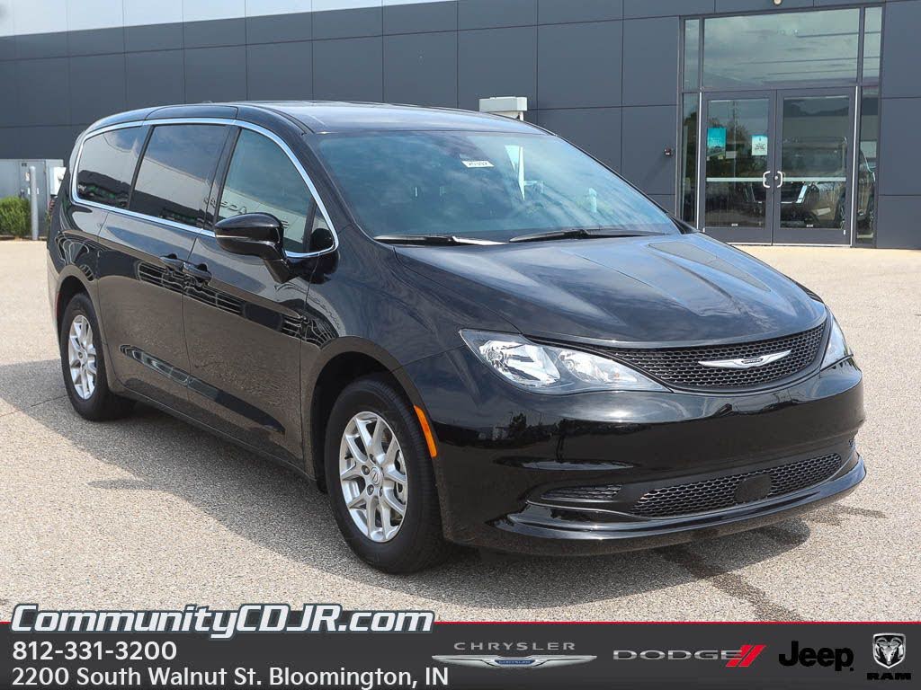 2025 Chrysler Voyager LX FWD