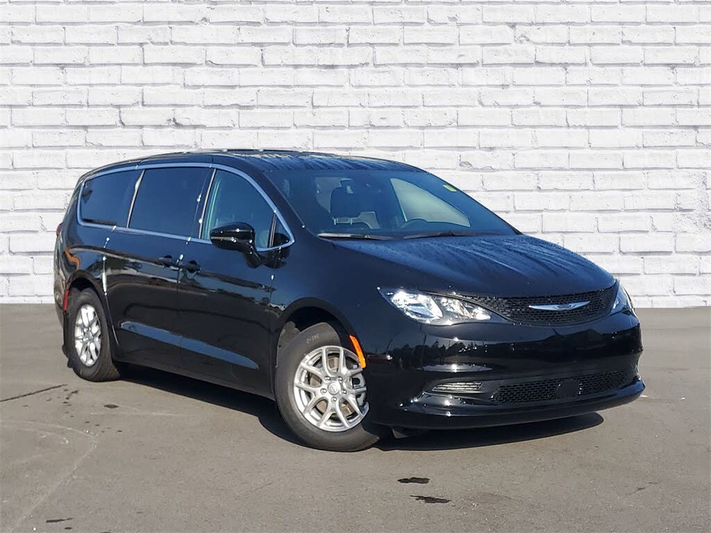 2025 Chrysler Voyager LX FWD