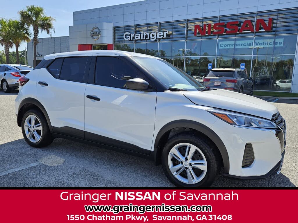 2025 Nissan Kicks Play S FWD