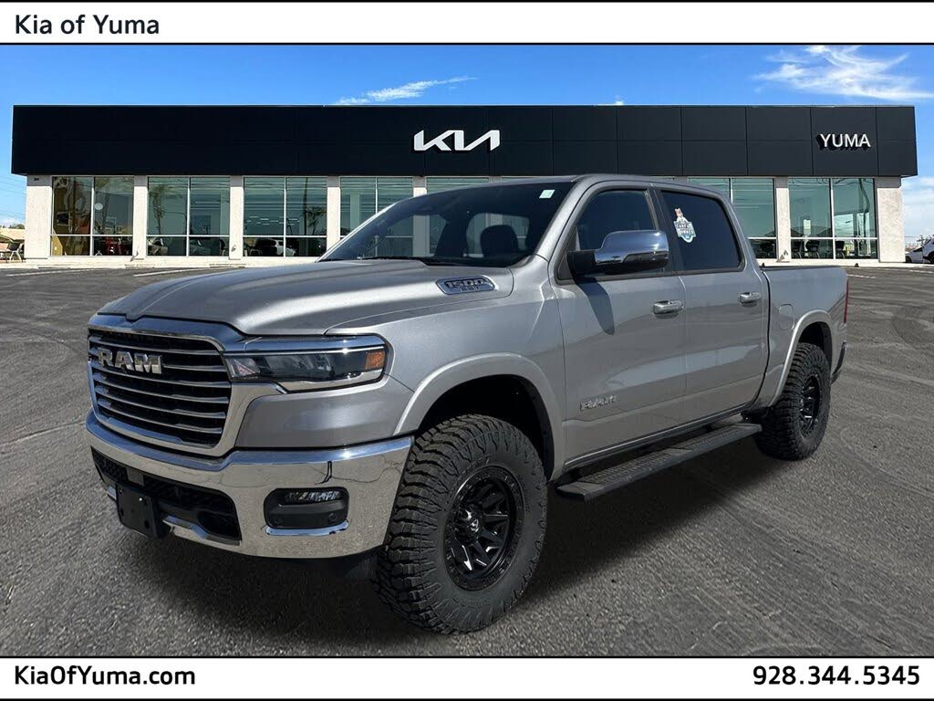 2025 RAM 1500 Laramie Crew Cab 4WD