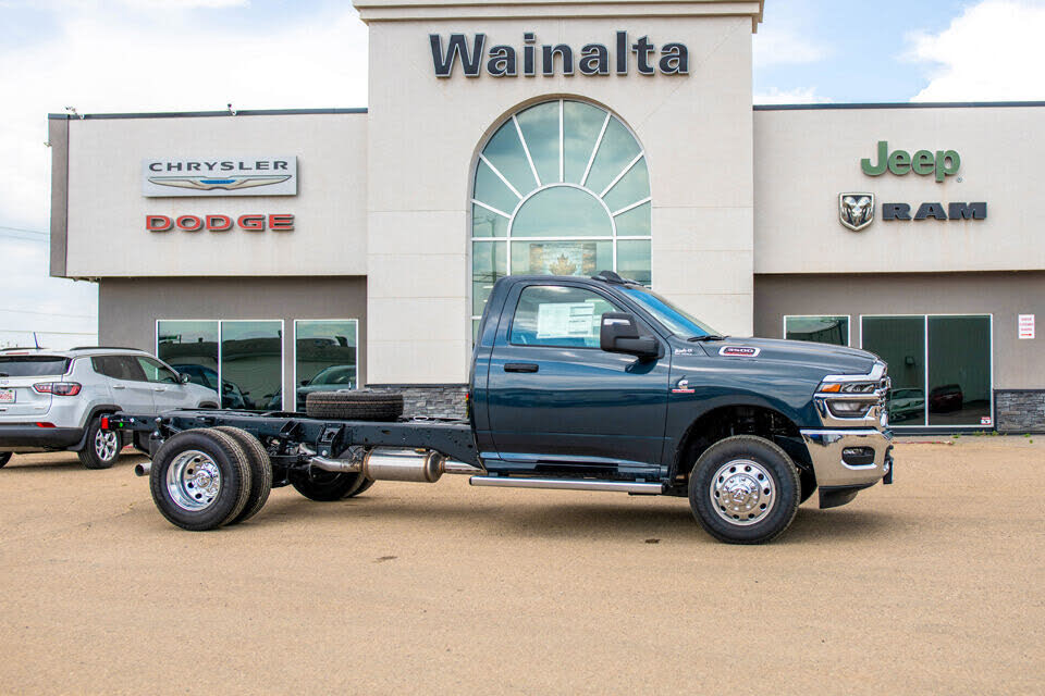 2025 RAM 3500 Chassis Tradesman Regular Cab LB DRW 4WD