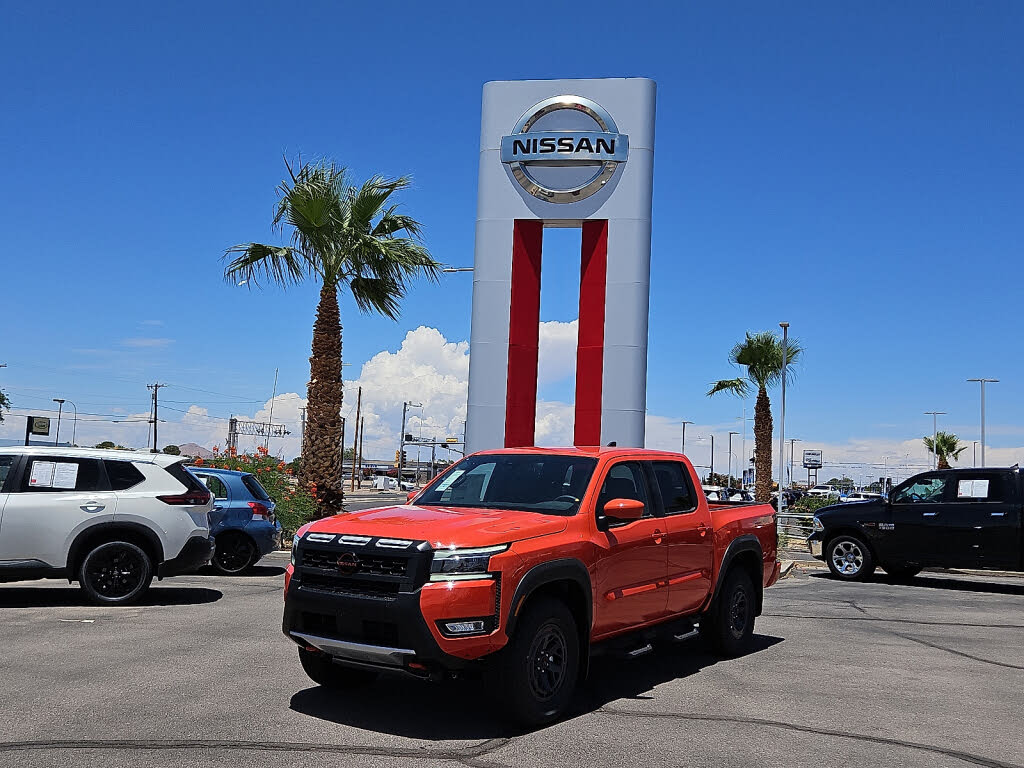 2025 Nissan Frontier PRO-4X Crew Cab 4WD