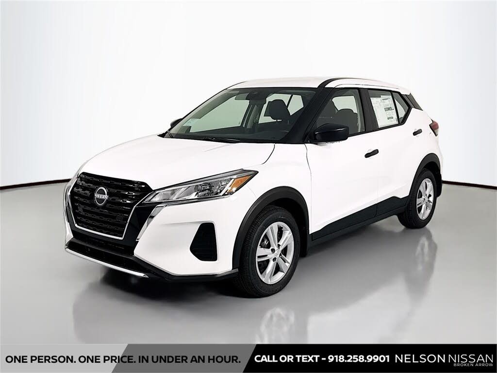 2025 Nissan Kicks Play S FWD