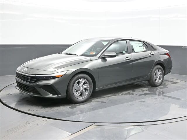 2025 Hyundai Elantra SE FWD