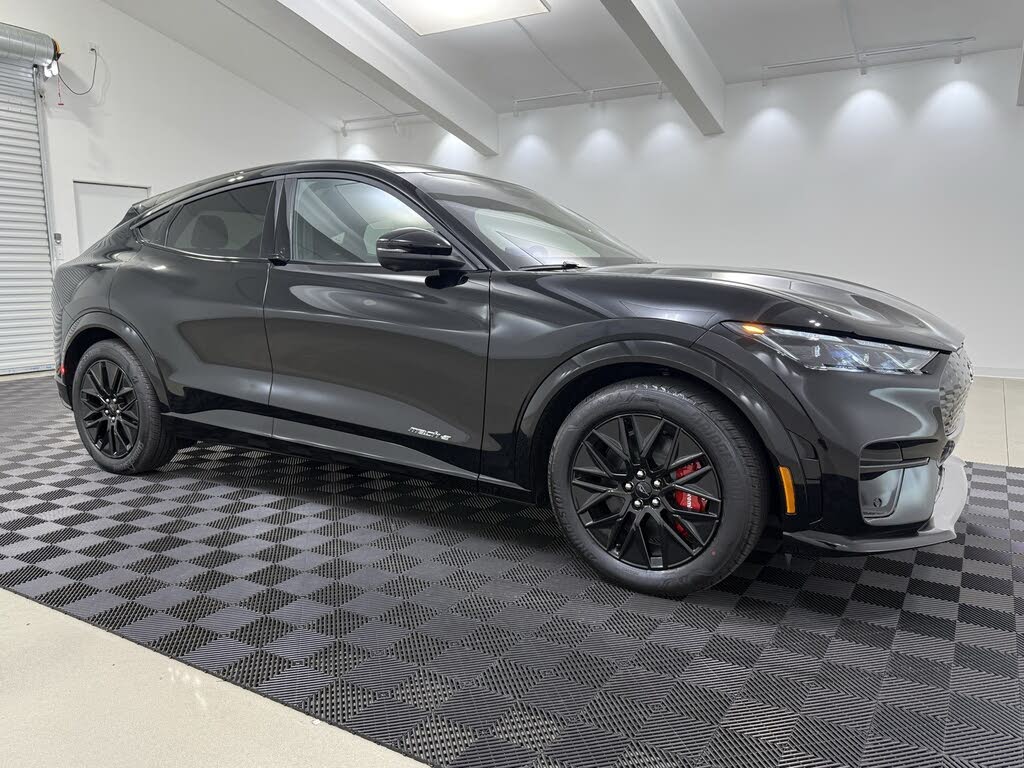 2025 Ford Mustang Mach-E Premium RWD