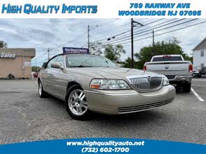 Lincoln Town Car Signature Limited