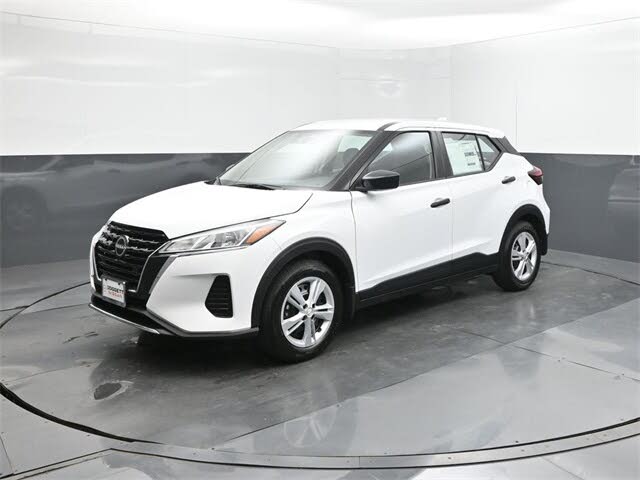 2025 Nissan Kicks Play S FWD