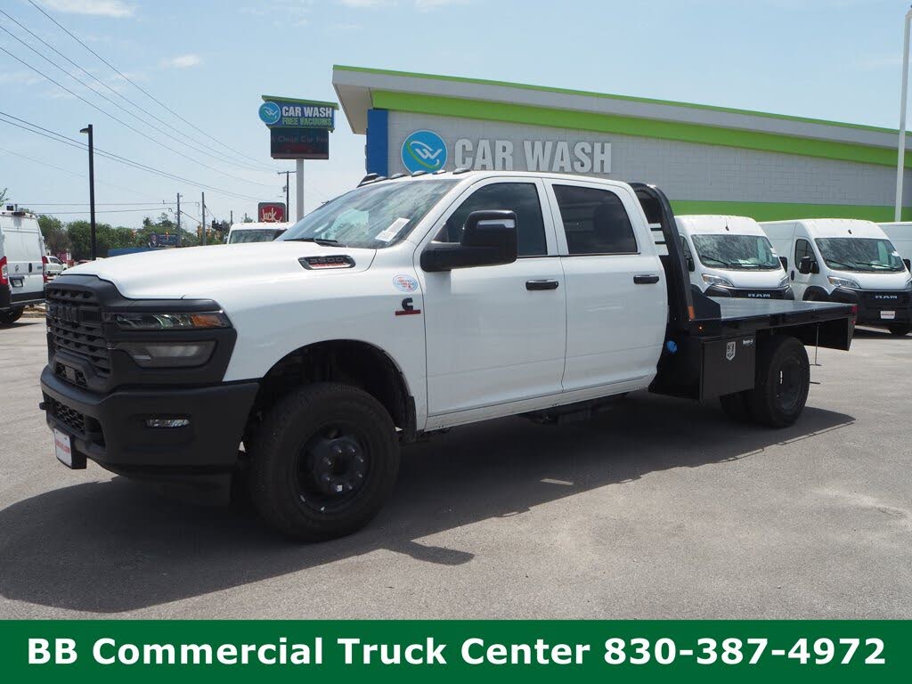 2025 RAM 3500 Chassis Tradesman Crew Cab LB DRW 4WD