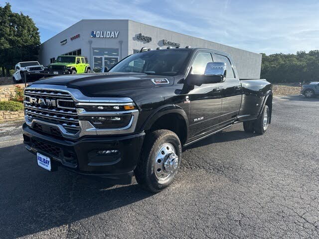 2025 RAM 3500 Limited Crew Cab LB DRW 4WD