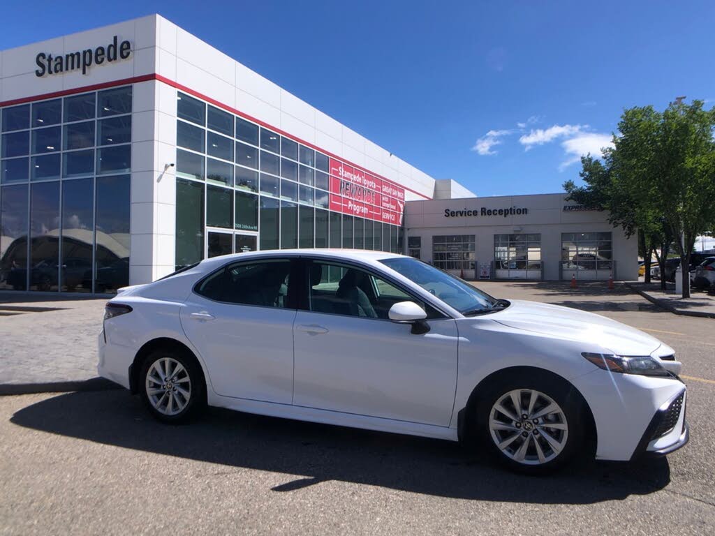 Toyota Camry SE FWD 2023