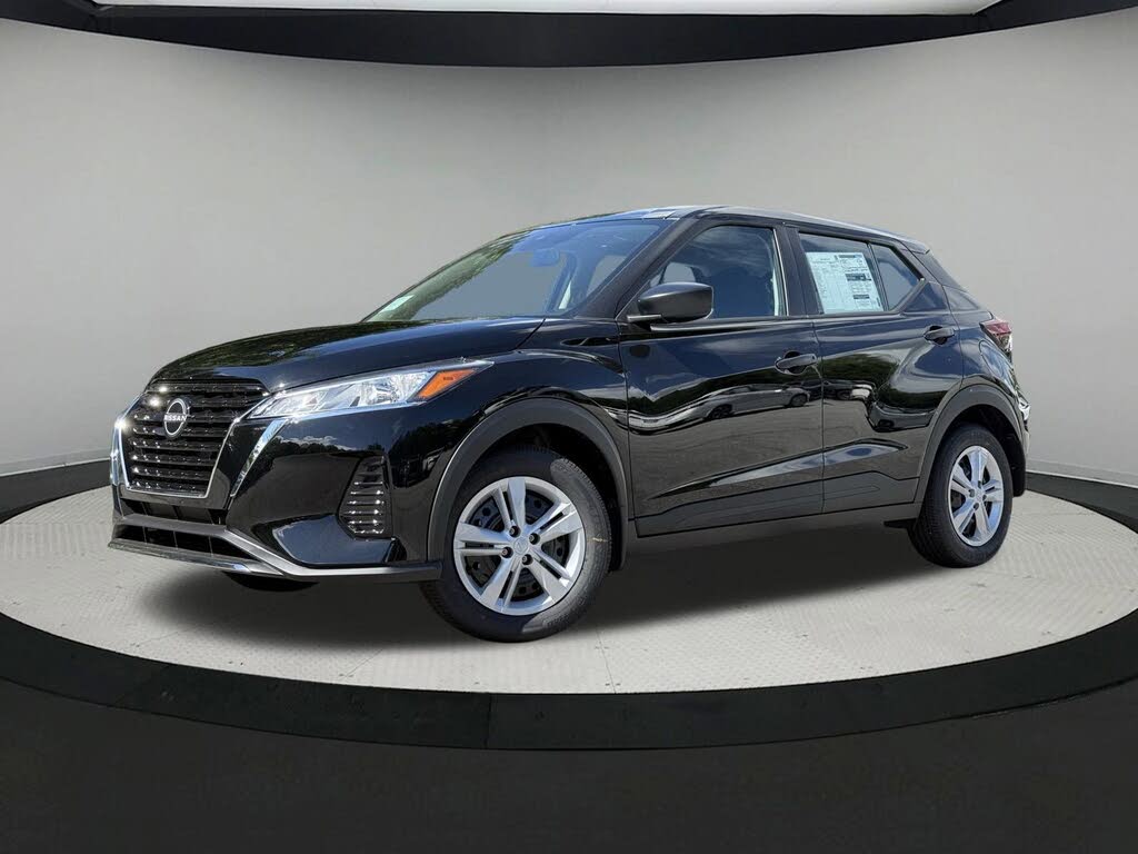 2025 Nissan Kicks Play S FWD