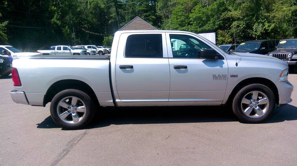 2017 RAM 1500 Express Crew Cab 4WD