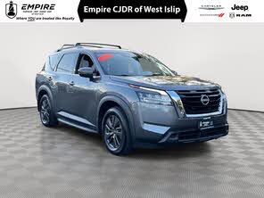 Nissan Pathfinder SV 4WD