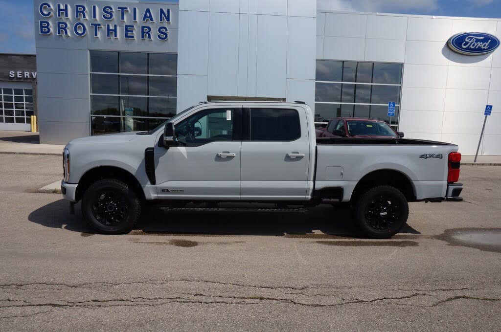 2025 Ford F-350 Super Duty Lariat Crew Cab 4WD