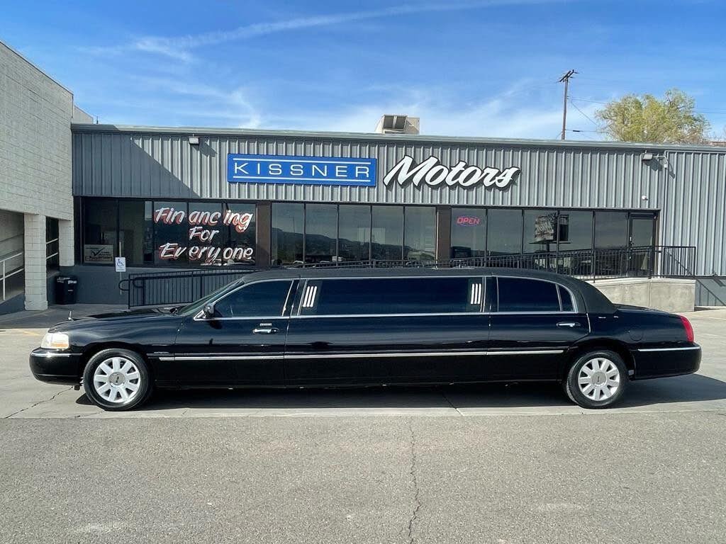 2003 Lincoln Town Car Executive