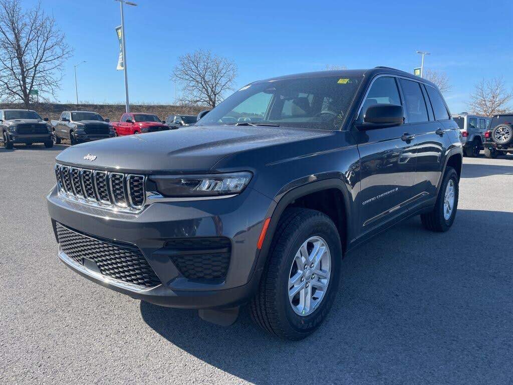 2024 Jeep Grand Cherokee Laredo 4WD