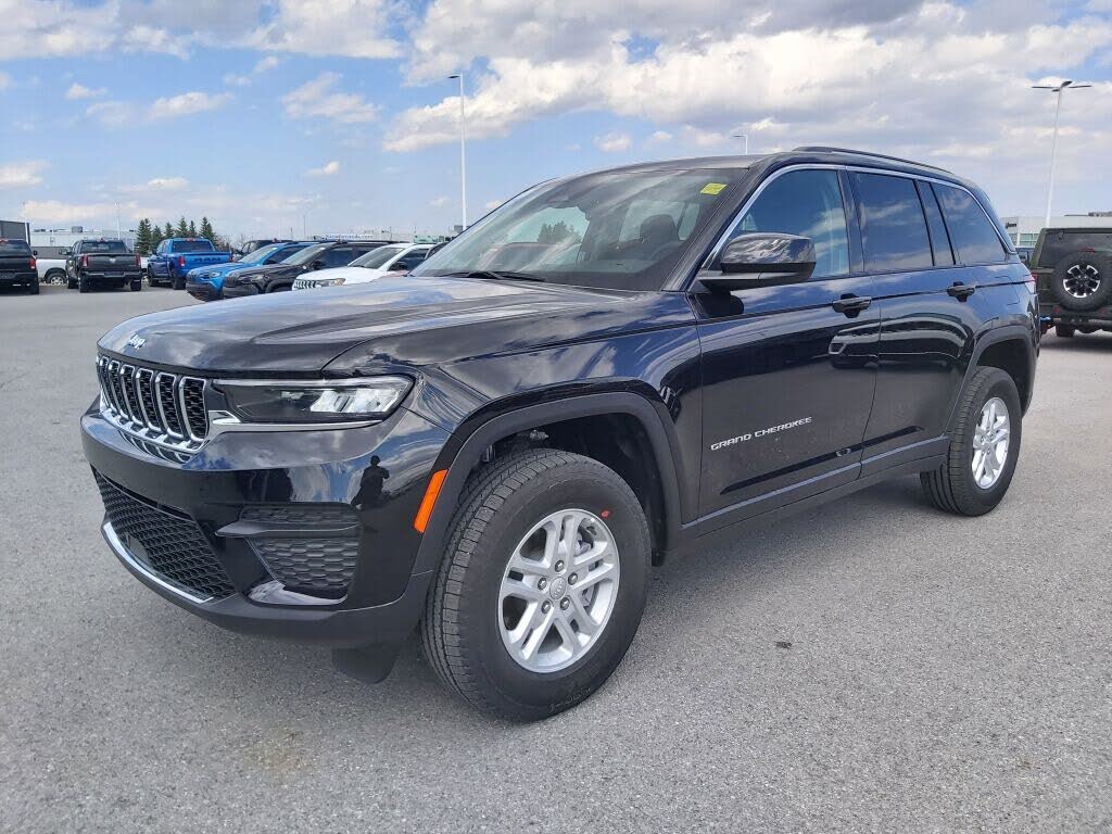 2024 Jeep Grand Cherokee Laredo 4WD