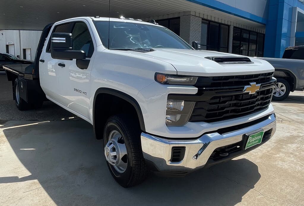 2025 Chevrolet Silverado 3500HD Chassis Work Truck Crew Cab 4WD