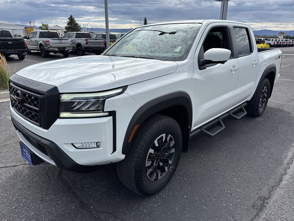 2023 Nissan Frontier PRO-4X Crew Cab 4WD