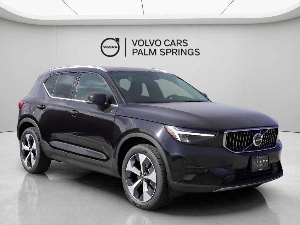 2025 Volvo XC40 B5 Core Bright Theme AWD