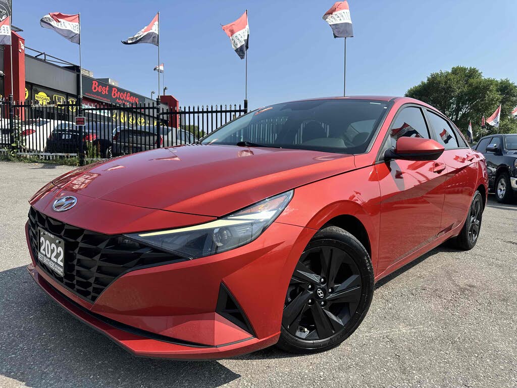 Hyundai Elantra Preferred FWD 2022