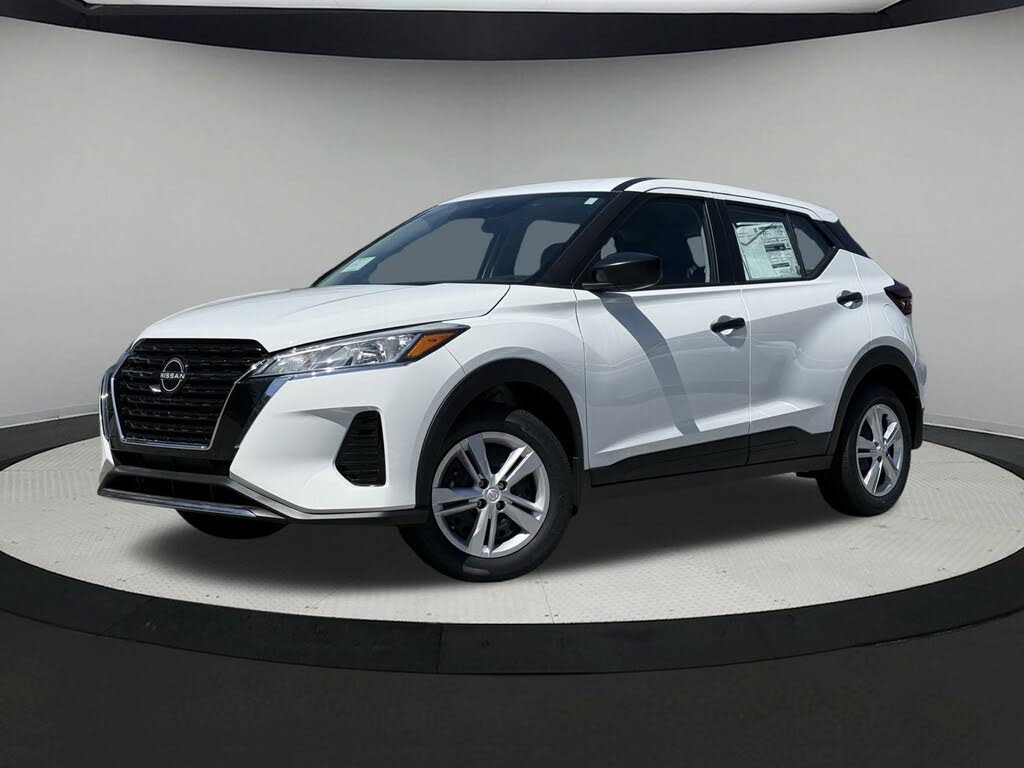 2025 Nissan Kicks Play S FWD