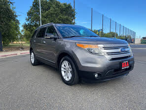 View vehicle photo 1