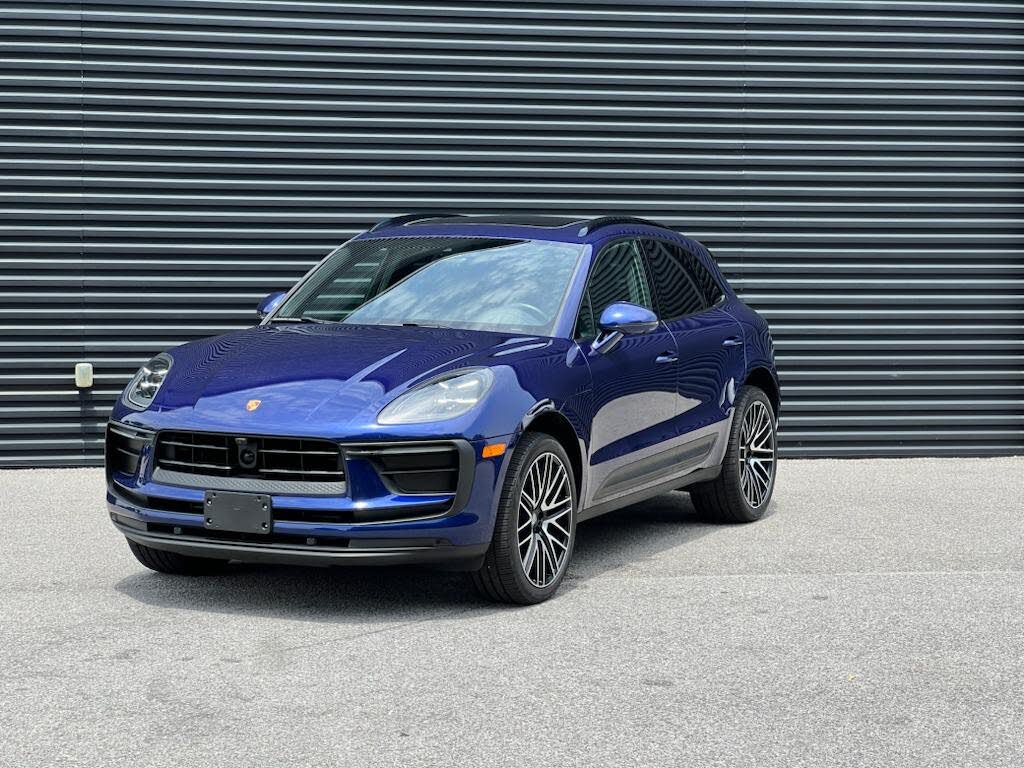 2022 Porsche Macan AWD
