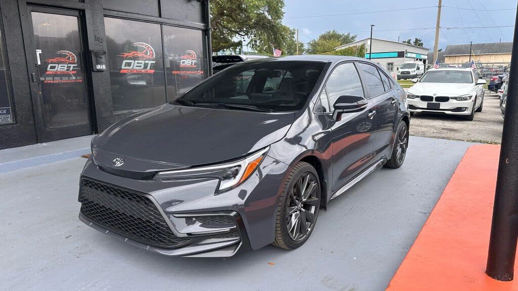 2025 Toyota Corolla SE FWD