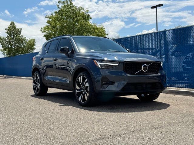 2026 Volvo XC40 B5 Plus AWD