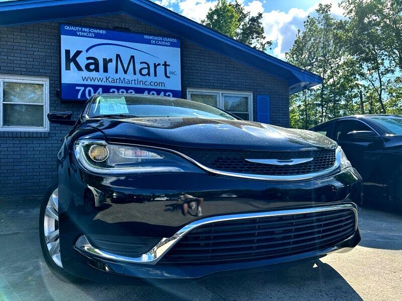 2016 Chrysler 200 Limited Sedan FWD