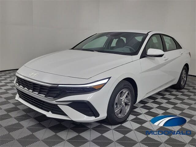 2025 Hyundai Elantra SE FWD