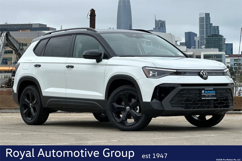 2025 Volkswagen Taos SE Black 4Motion