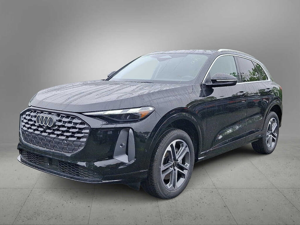 2025 Audi Q5 quattro Premium 40 TFSI