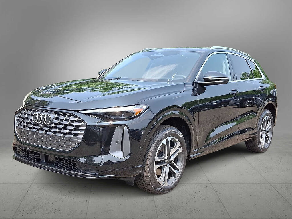 2025 Audi Q5 quattro Premium 40 TFSI