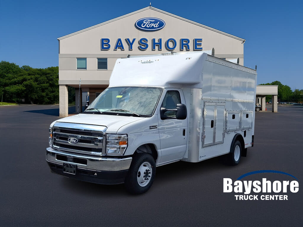 2026 Ford E-Series Chassis E-450 SD Cutaway 158 DRW RWD