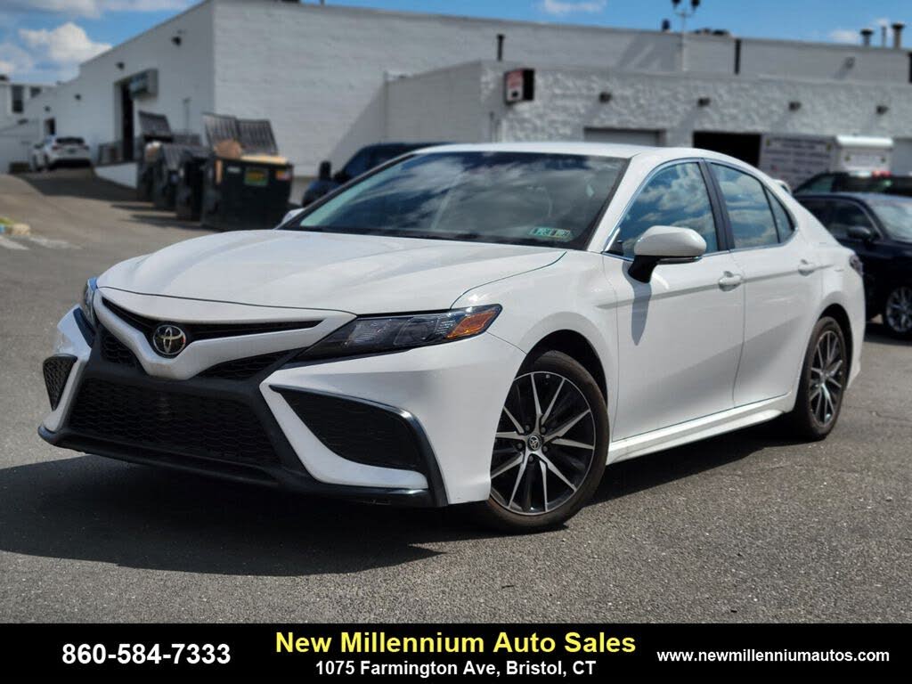 2024 Toyota Camry SE FWD