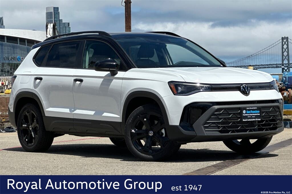 2025 Volkswagen Taos SE Black 4Motion