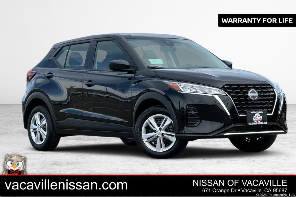 2025 Nissan Kicks Play S FWD