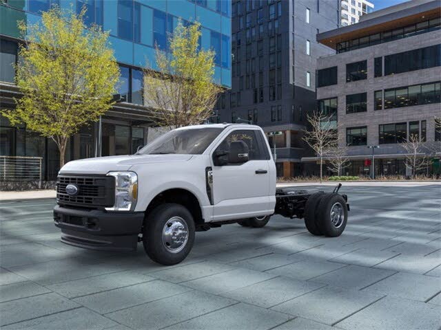 2025 Ford F-350 Super Duty Chassis XL Regular Cab DRW 4WD