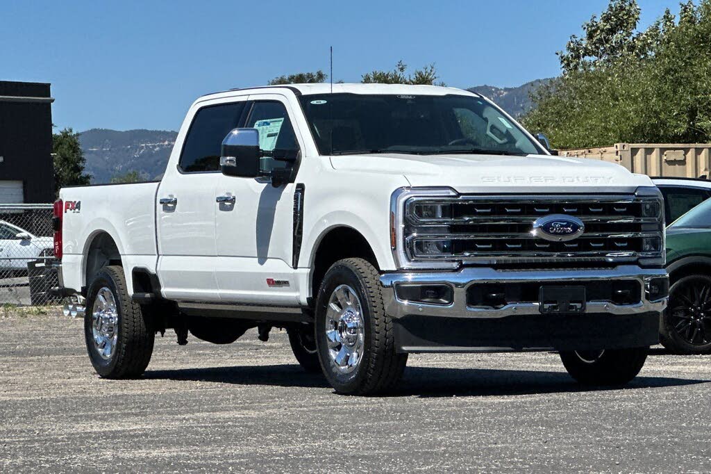 2025 Ford F-350 Super Duty Lariat Crew Cab 4WD