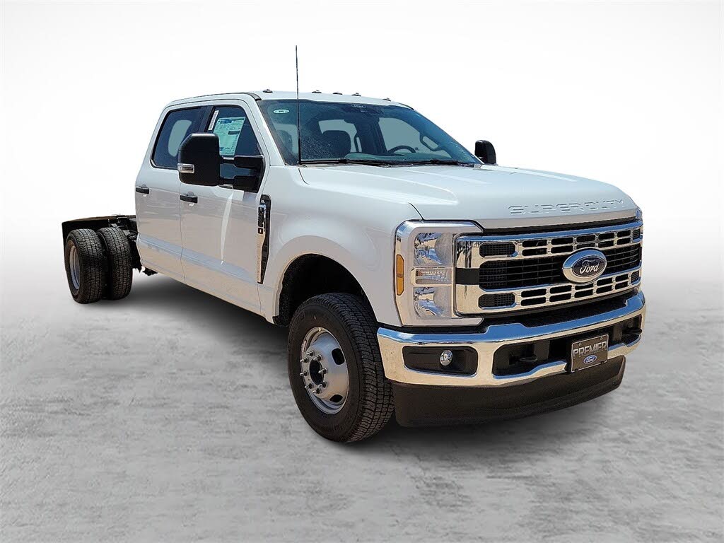 2025 Ford F-350 Super Duty Chassis XL Crew Cab DRW 4WD