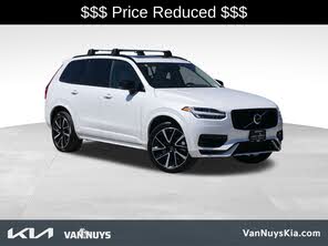 Volvo XC90 Recharge T8 Plus Dark Theme eAWD